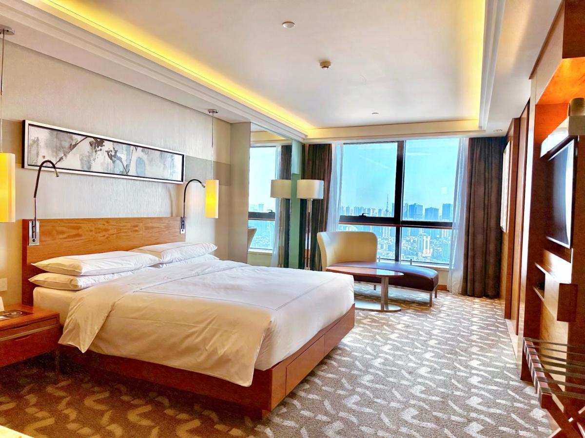 สวิสโซเทล ฝอซาน Hotel ภายนอก รูปภาพ
