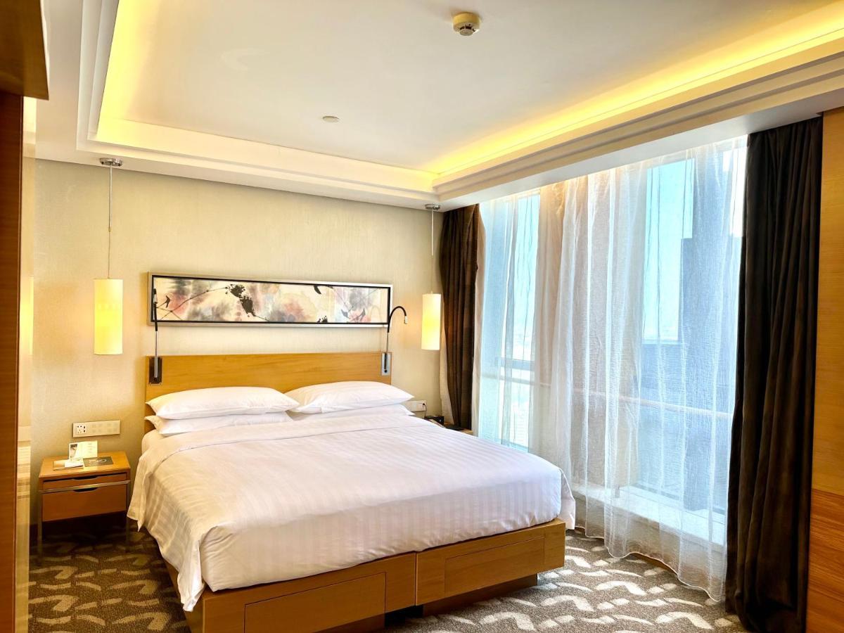 สวิสโซเทล ฝอซาน Hotel ภายนอก รูปภาพ
