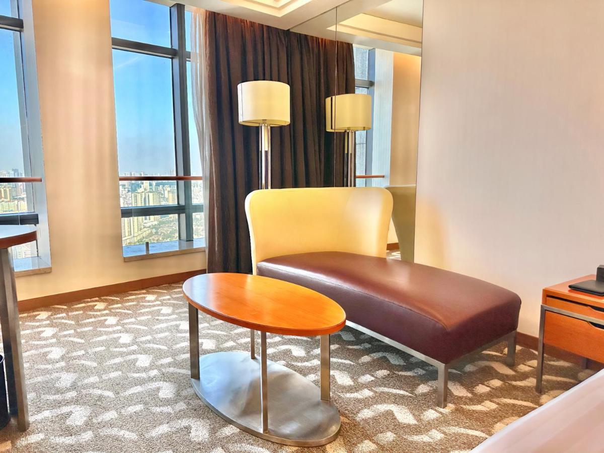 สวิสโซเทล ฝอซาน Hotel ภายนอก รูปภาพ