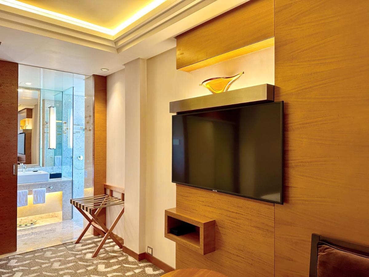 สวิสโซเทล ฝอซาน Hotel ภายนอก รูปภาพ